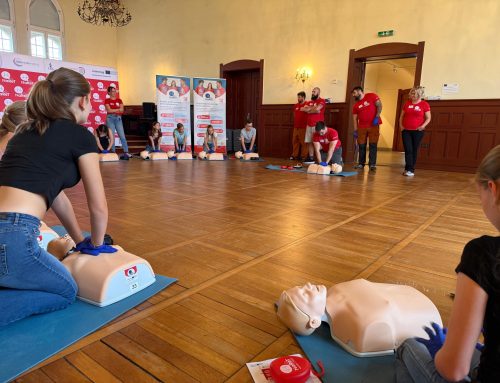 Fit für den Ernstfall: Schülerinnen und Schüler werden zu Ersthelfern